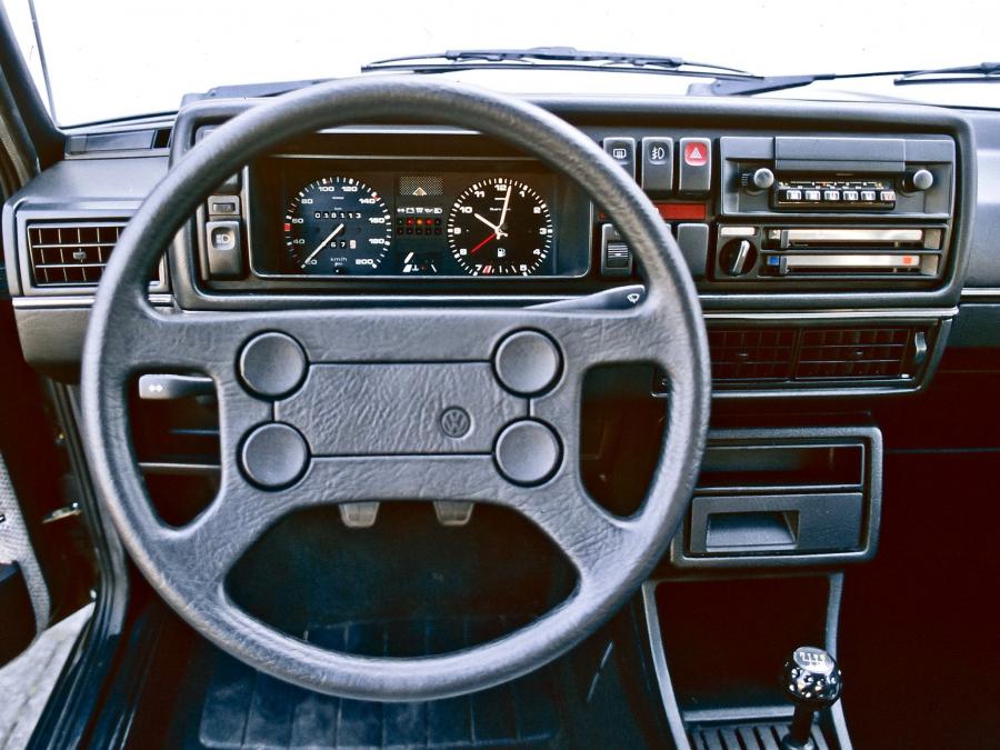  Volkswagen Golf GTD 1984 года  (фото 2 из 5)